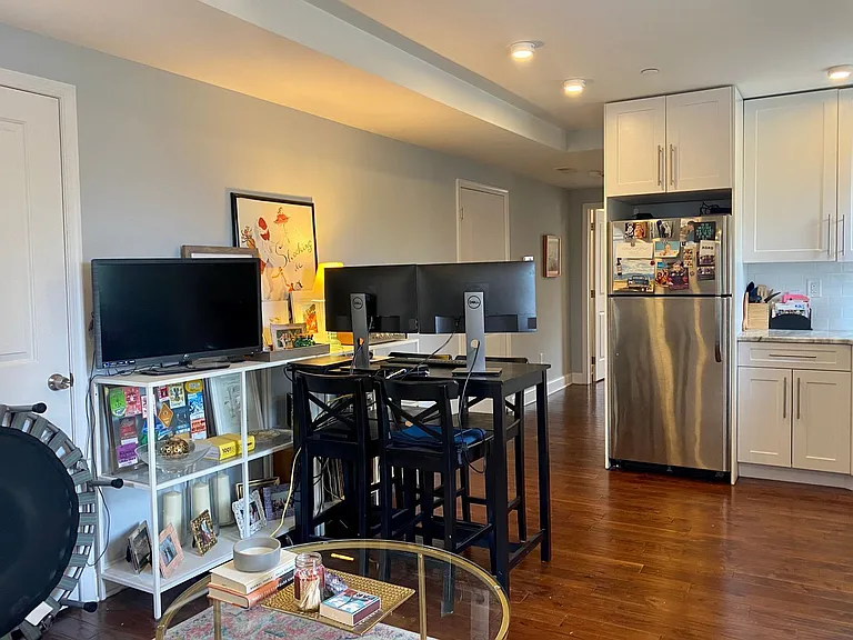 2228 Summer St #2 — Photo 3