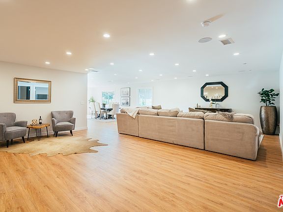 5th image of 13506 Chandler Blvd
