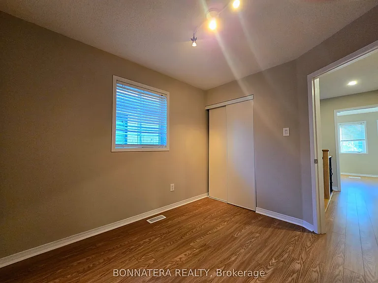 5455 Farmcote Dr — Photo 20
