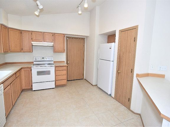 3rd image of 4736 Brillshire Ln SE