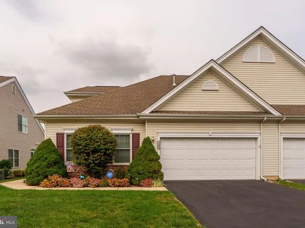 100 Moor Dr, Palmer Twp, PA 18045