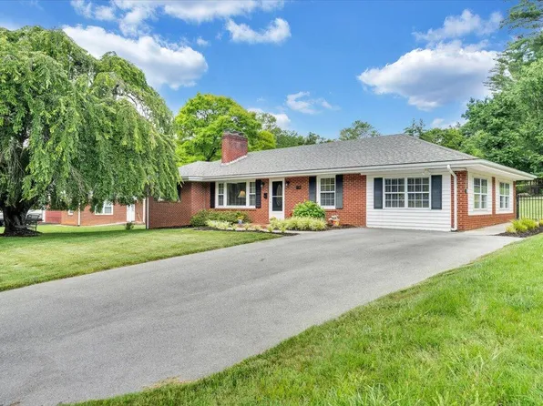 2739 Grandin Rd SW, Roanoke, VA 24015