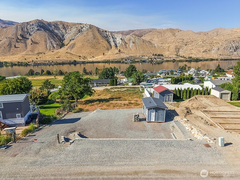 3rd image of 105 Crestview Drive