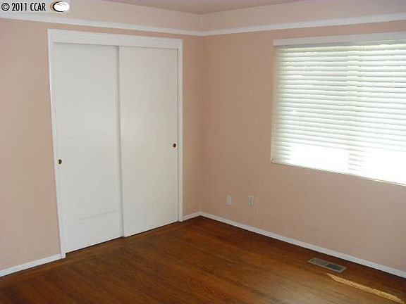 4th image of 4060 Burckhalter Ave