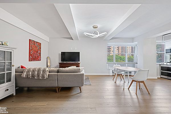 1st image of 550 Grand St APT H5g