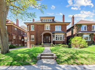 45 Thorncliffe Ave, Toronto, ON M4K 1V4