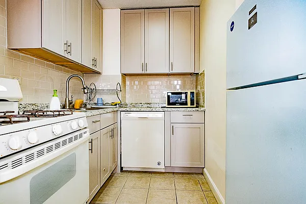 Rented by Corcoran | media 5