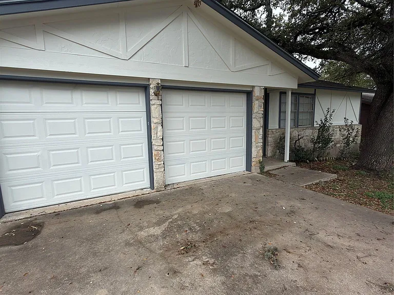 5601 Porsche Ln — Photo 22