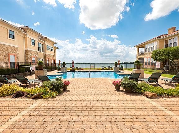 3rd image of 2155 Portofino Dr