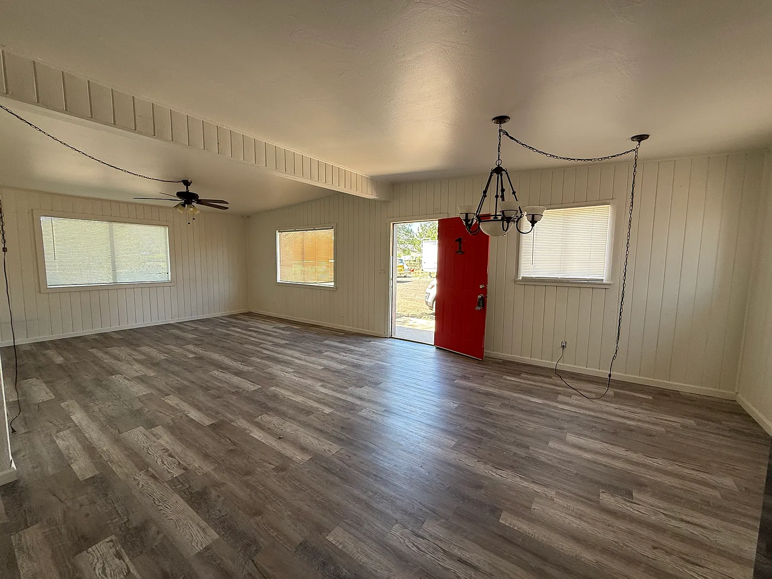 3 bed, 1000 sqft, $1,300 — Photo 4