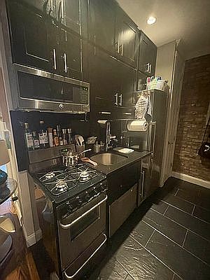 4th image of 21 Prince St #8