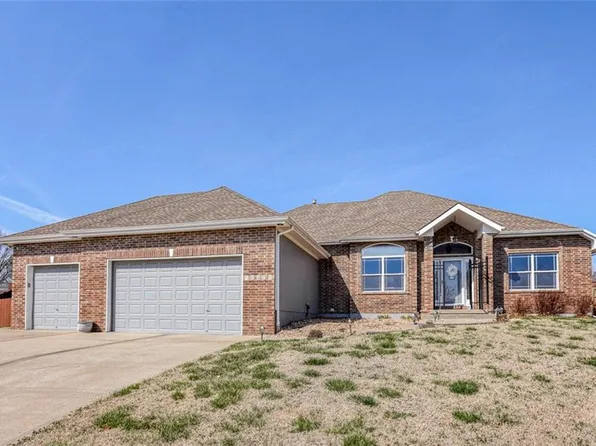 16401 E 38th Ter, Independence, MO 64055