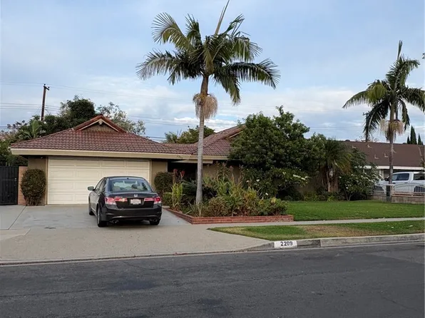 2209 Laird St, Santa Ana, CA 92706