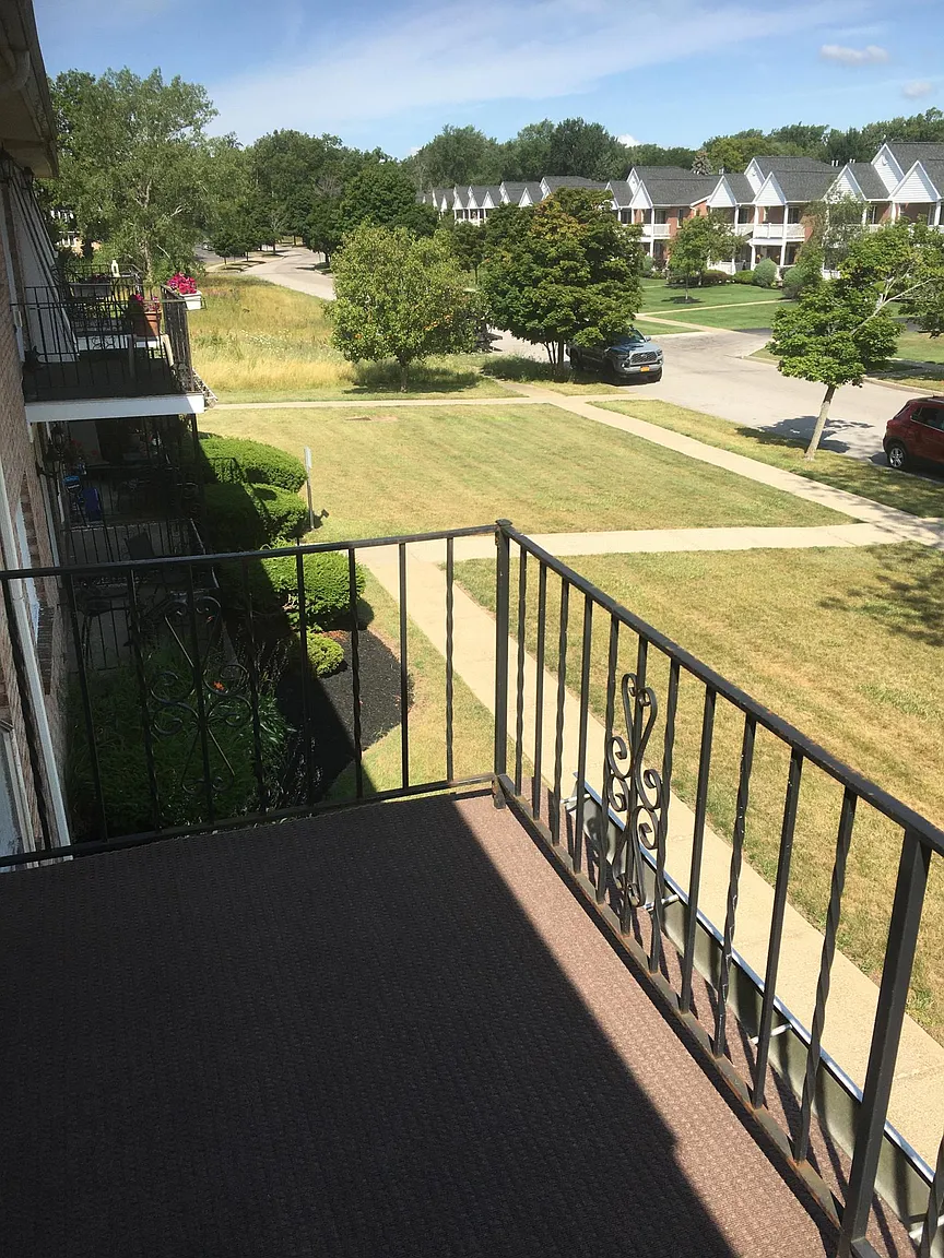 61 Georgian Ln APT 6 photo 1
