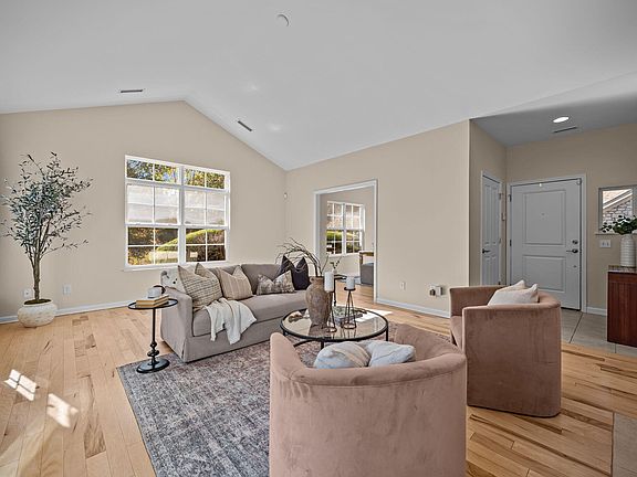 5th image of 5238 Niagra Dr #5238