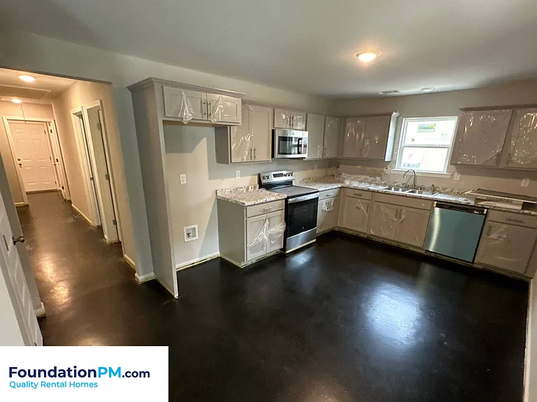307 Harrell St — Photo 3