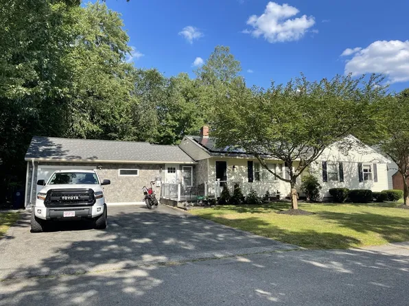 33 Greenwich Ave, Leominster, MA 01453