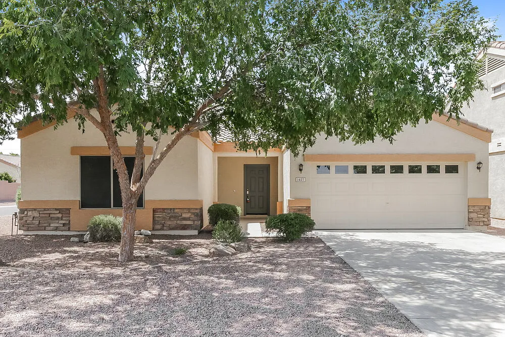 3 bed, 2.0 bath, 1770 sqft, $2,100 — Photo 1
