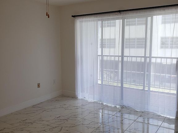 3rd image of 1250 NE 125th St APT 212