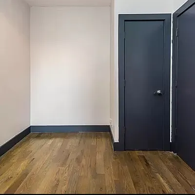 Rented by EXR | media 18