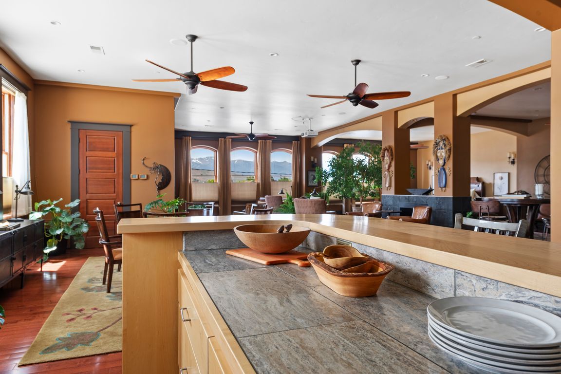 next background image