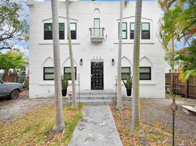528 NW 47th St, Miami, FL