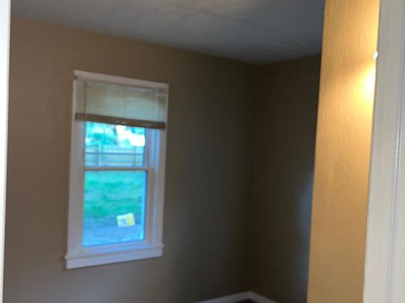 5th image of 2056 Taube Ave