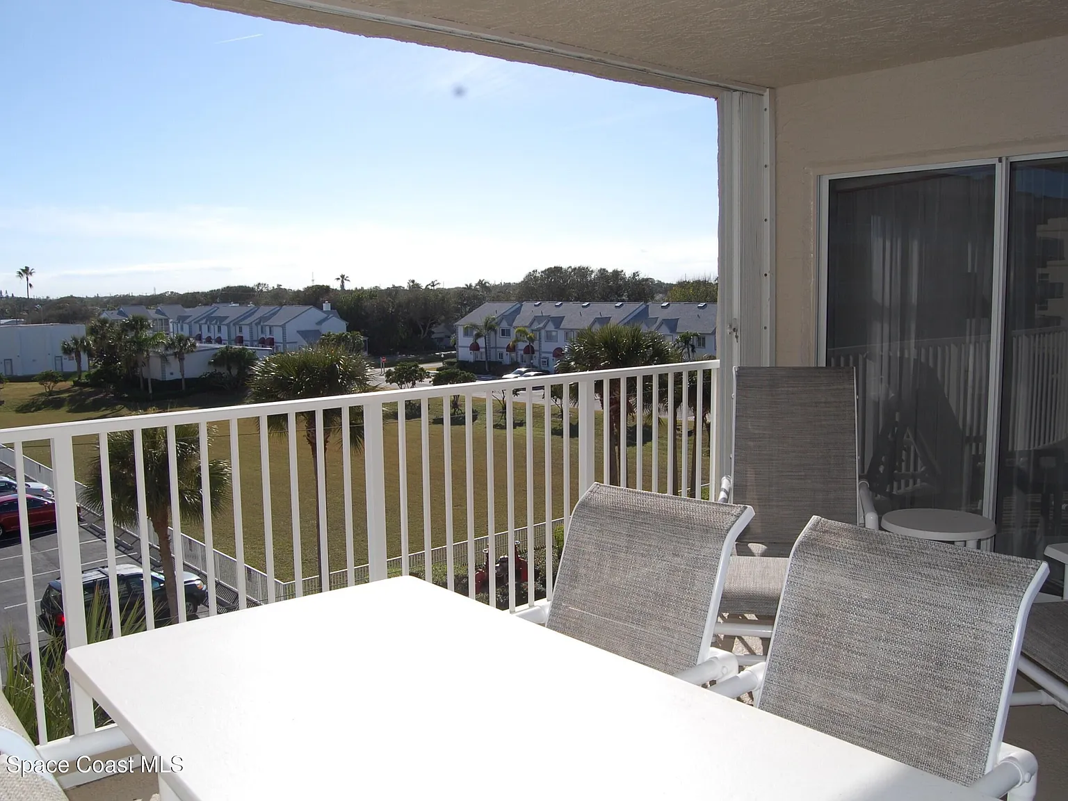 2 bed, 2.0 bath, 1663 sqft, $3,200 — Photo 2