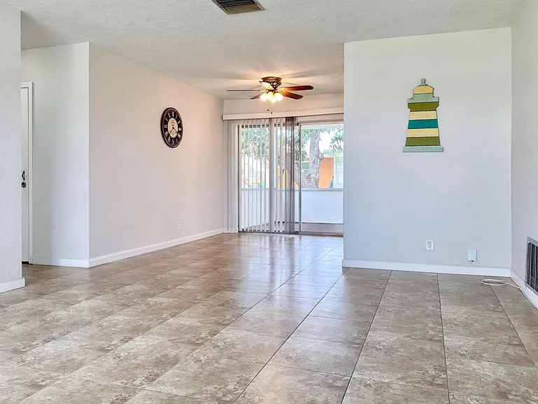 4510 NW 46th St — Photo 5