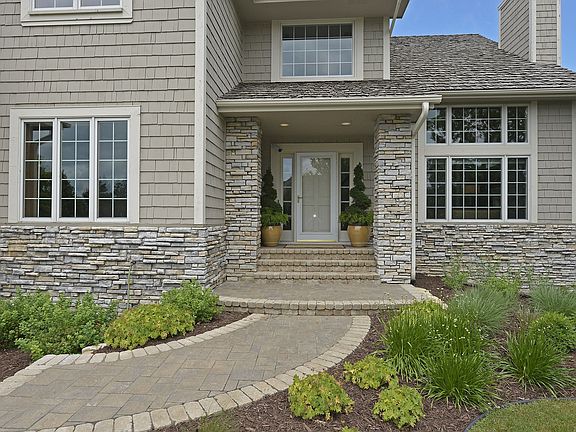 3rd image of 2460 Thoroughbred Ln