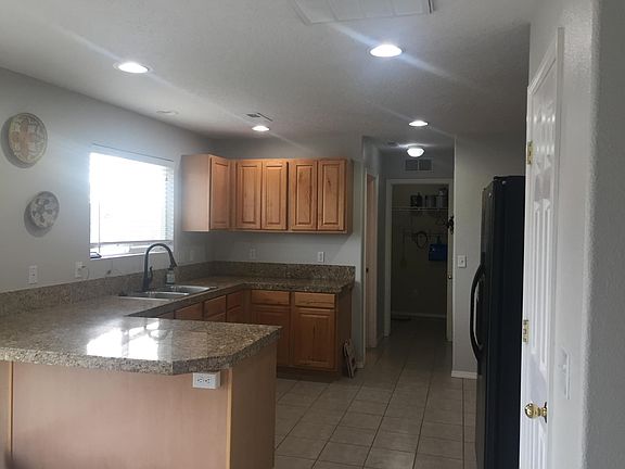3rd image of 311 E Willowcreek Dr