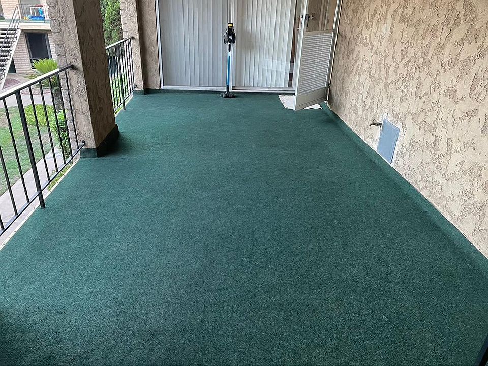 LARGE PATIO