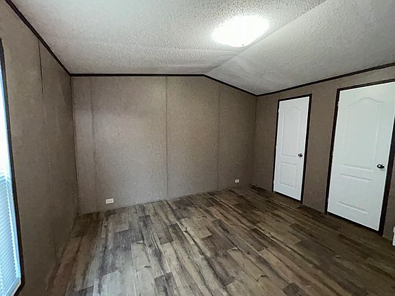 5th image of 167 Riviera Courts Dr
