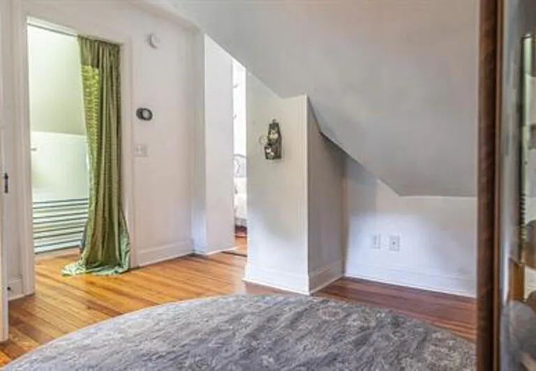 560 E New England Ave — Photo 18