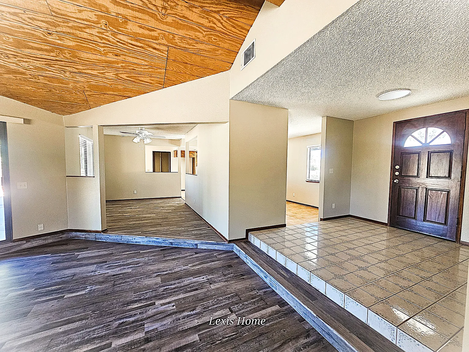 3 bed, 2008 sqft, $2,325 — Photo 4