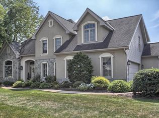 1161 S Lefever Dr, Lititz, PA 17543