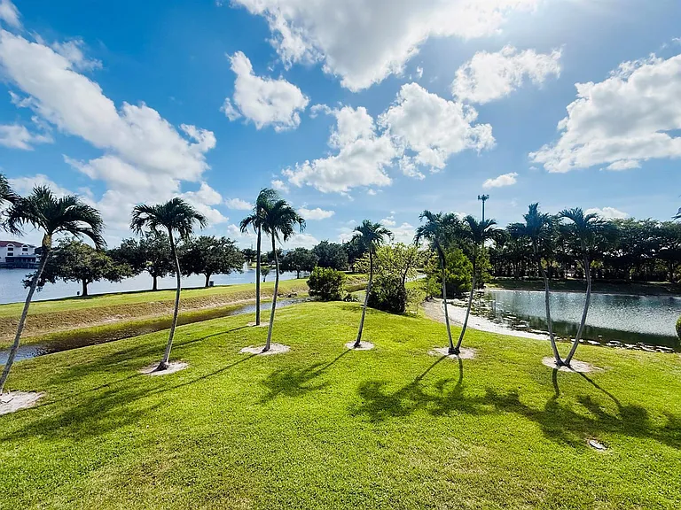 6654 Villa Sonrisa Dr #421 — Photo 19