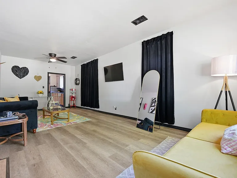 819 G St NW — Photo 8