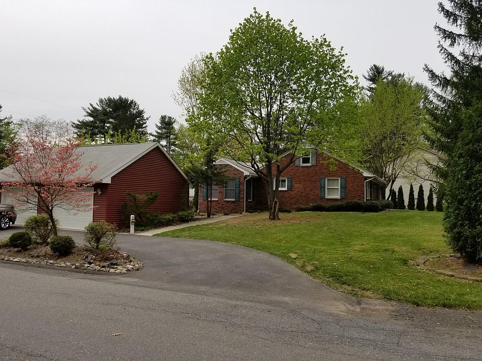 2nd image of 205 Pine Blvd