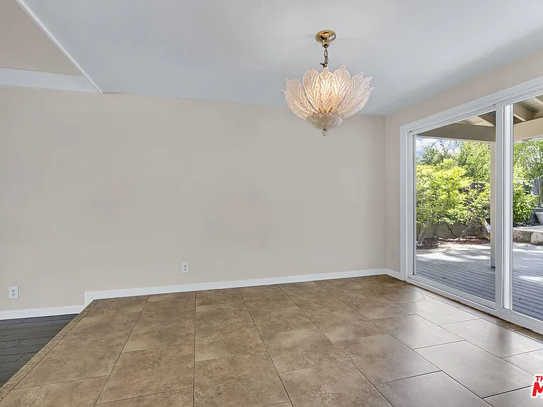 26572 Academy Dr — Photo 34