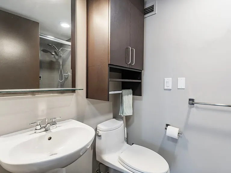 HW12G, 255 SW Harrison Street #12G — Photo 8