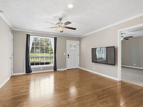 5th image of 5944 S New Hope Rd