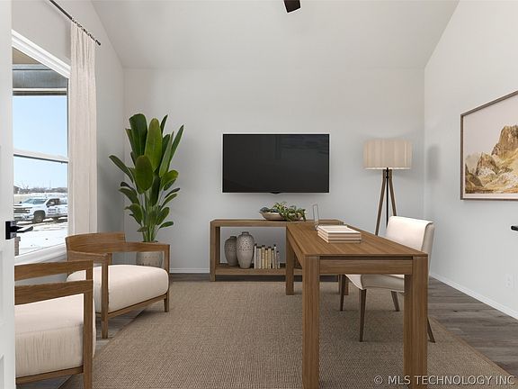 5th image of 4915 N Walnut Pl