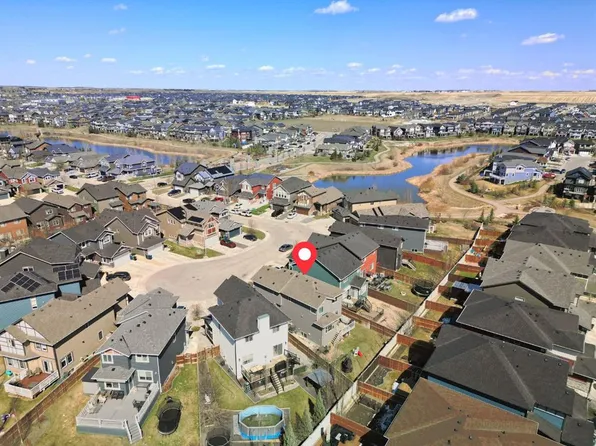 49 N Kingsbridge Pl SE, Airdrie, AB T4A 0S4