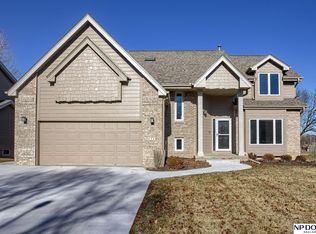 1110 Hickory Hill Rd, Papillion, NE 68046