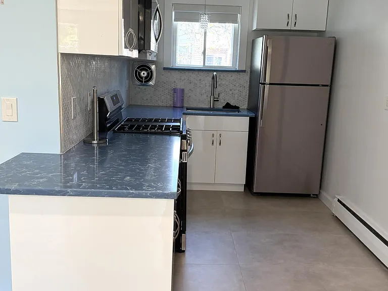 35 Sternberger Ave #L — Photo 2