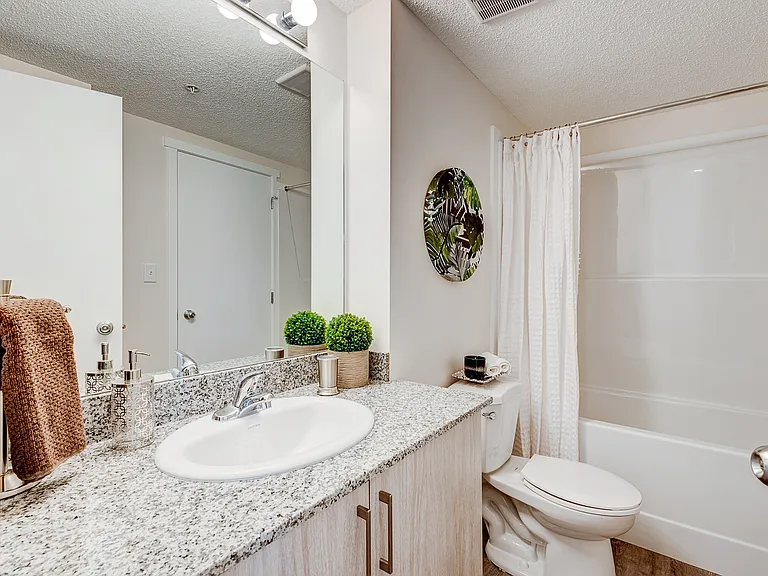 905 Evanston Dr NW — Photo 58
