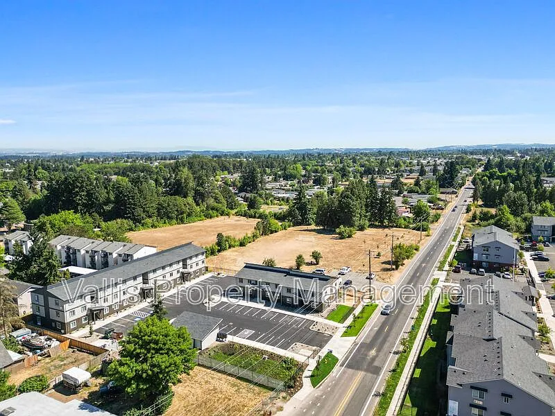 1 bed, 1.0 bath, 840 sqft, $1,390 — Photo 3
