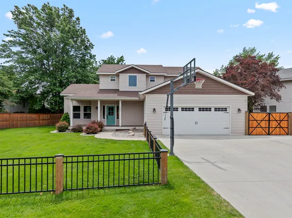 460 E Cloverleaf Dr, Hayden Lake, ID 83835