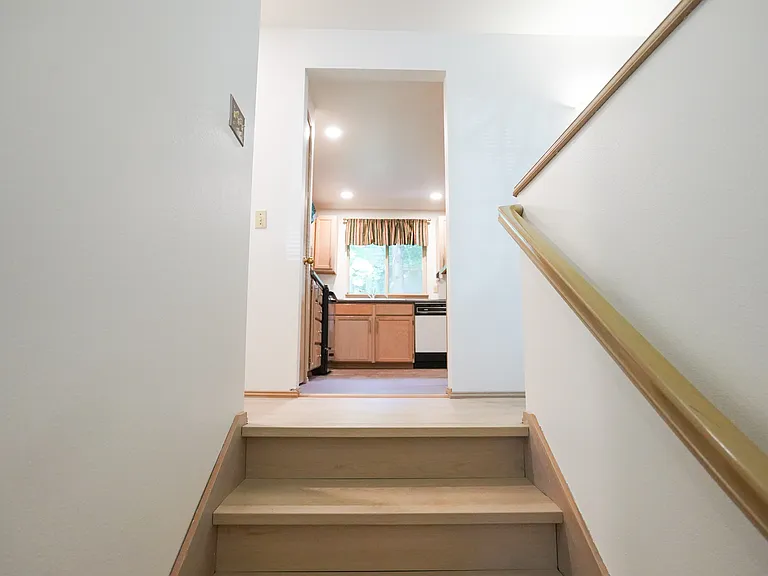724 N 137th St #A — Photo 3
